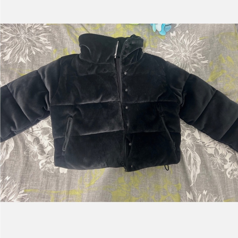 ALO Yoga Black Jacket - Picture 3 of 5